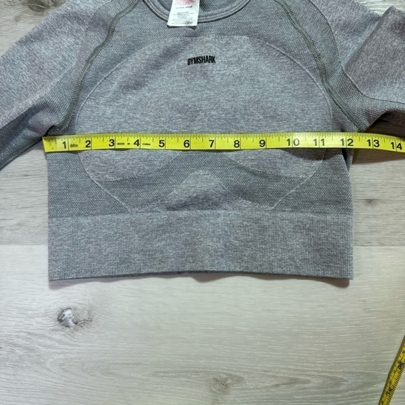 Gymshark Seamless Sports Long Sleeve Crop Top, Heather Gray, Size Small - Picture 9 of 9